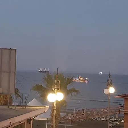 Paradise By The Sea * ラルナカ