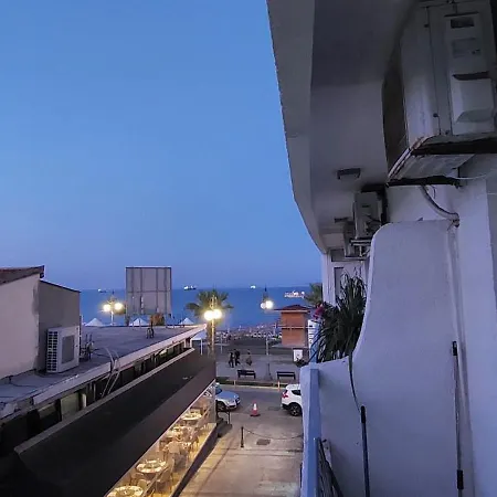 Paradise By The Sea アパート