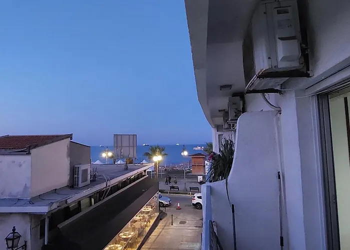 Paradise By The Sea アパート